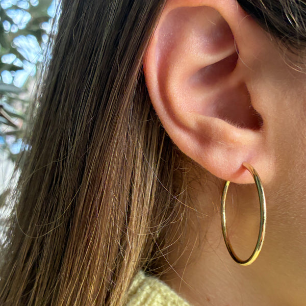 Klassiske hoops i 14 karat guld