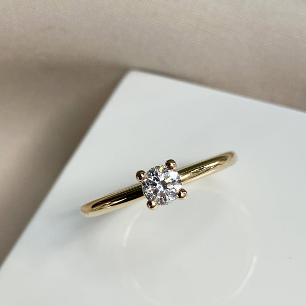Solitairering med 0,30 ct tw/vs diamant