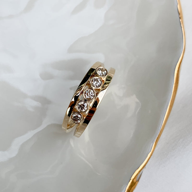 Athena ring i 14 karat guld med 0,25 ct champagnefarvede diamanter