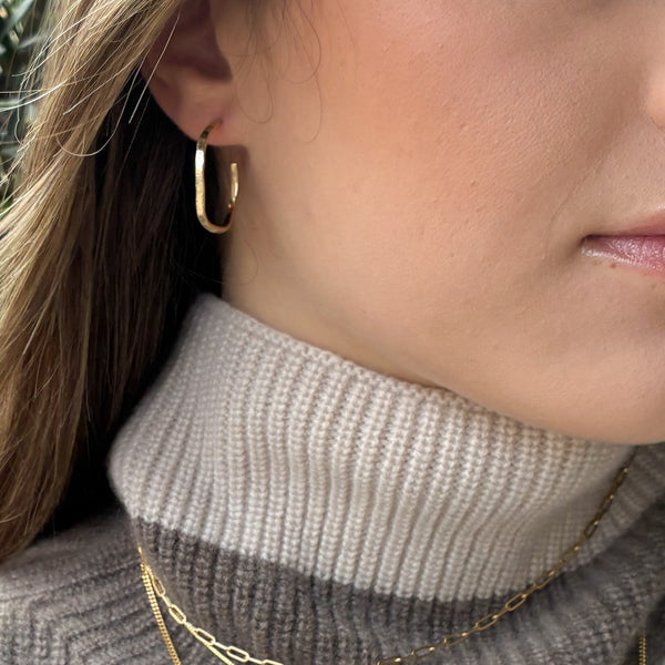 Karla hammerslåede hoops i 14 karat guld