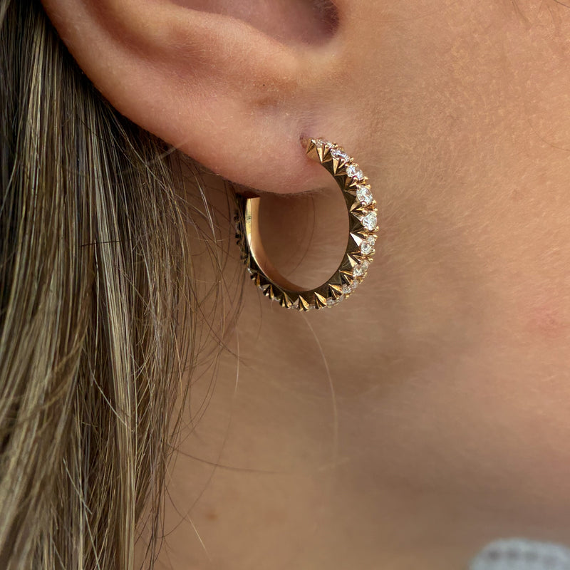 Fishtailhoops 14 karat guld med 1,02 ct tw/vs diamanter