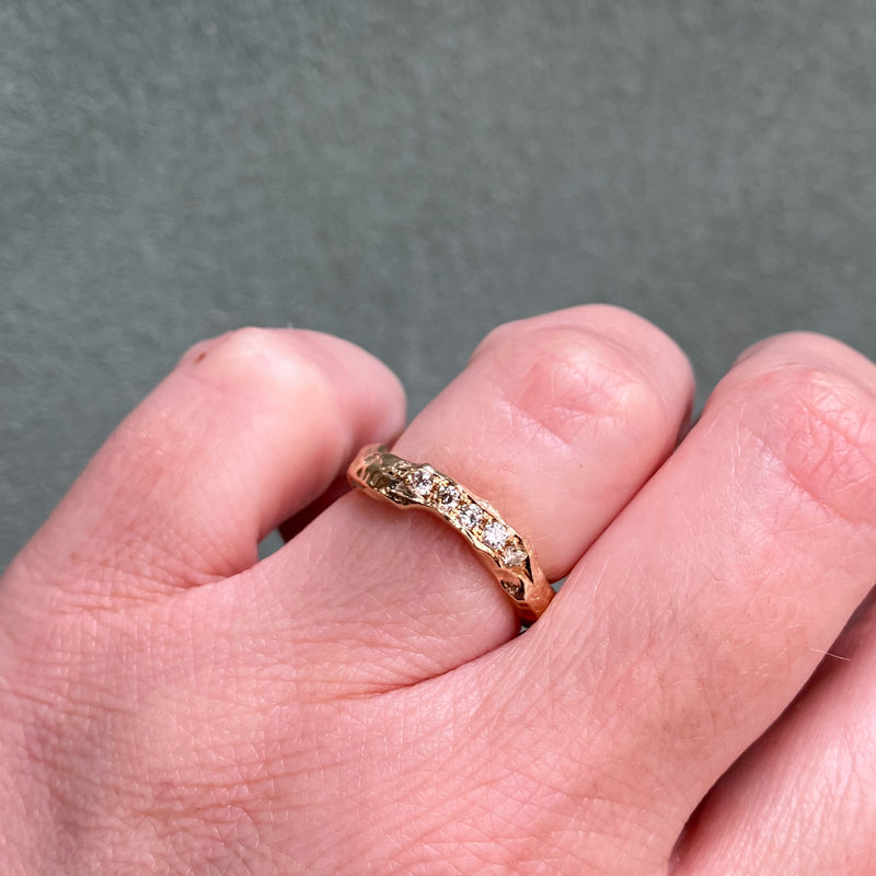 Callisto ring i 14 karat guld med 0,15 ct champagne diamanter