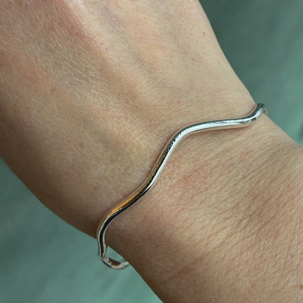 Curve cuffarmbånd i 925 sterling sølv