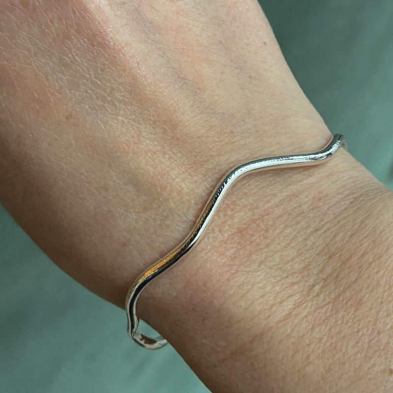 Curve cuffarmbånd i 925 sterling sølv