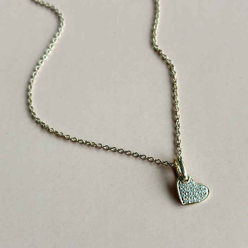 Hjertevedhæng med i alt 0,05 ct w/si diamanter - med eller uden kæde i 14 karat guld