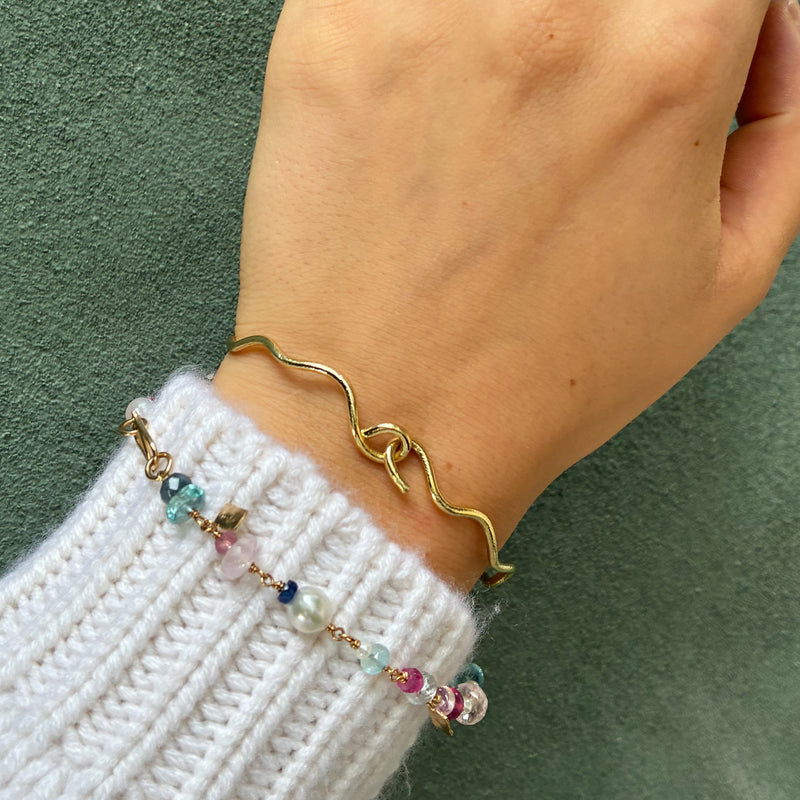 Curve armbånd i forgyldt sølv