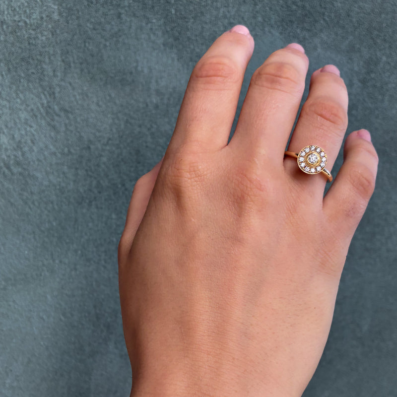 Rosetring i 14 karat guld med diamanter