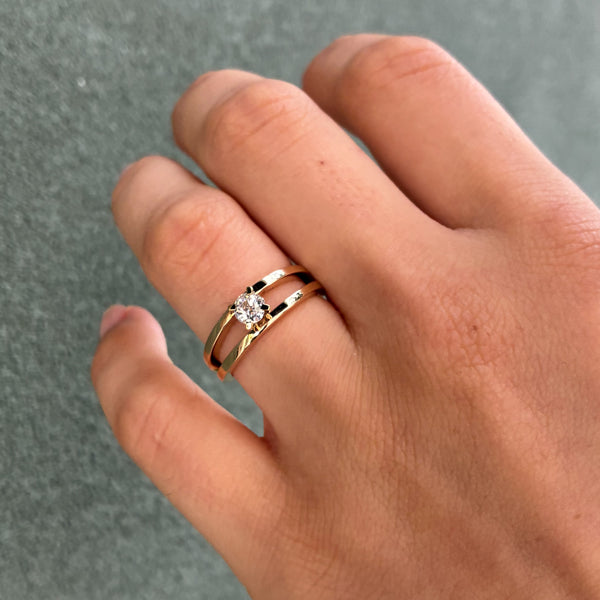 Athena single diamond ring i 14 karat guld med 0,31 ct old mine cut diamant