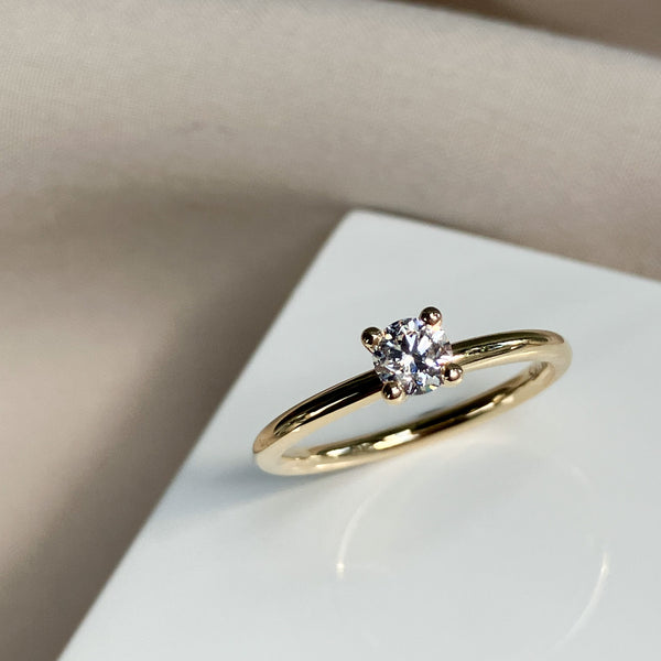Solitairering med 0,30 ct tw/vs diamant