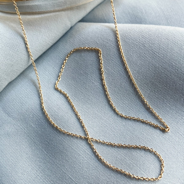 Lækker klassisk ankerkæde inden fin tynd version, i 14 karat guld 