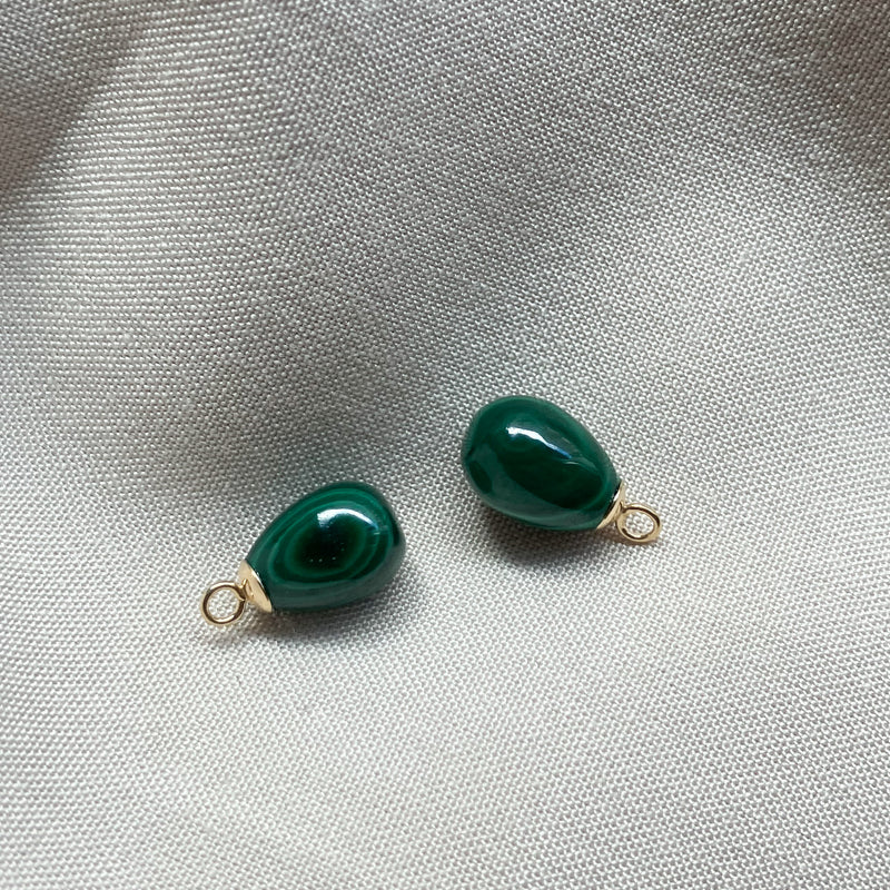 Fine vedhæng med grønne malakitter og øskner i 14 karat guld