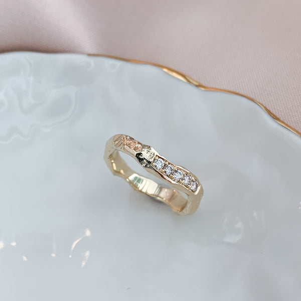 Callisto ring i 14 karat guld med champagne diamanter