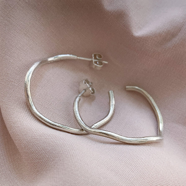 Curve hoops small i sølv