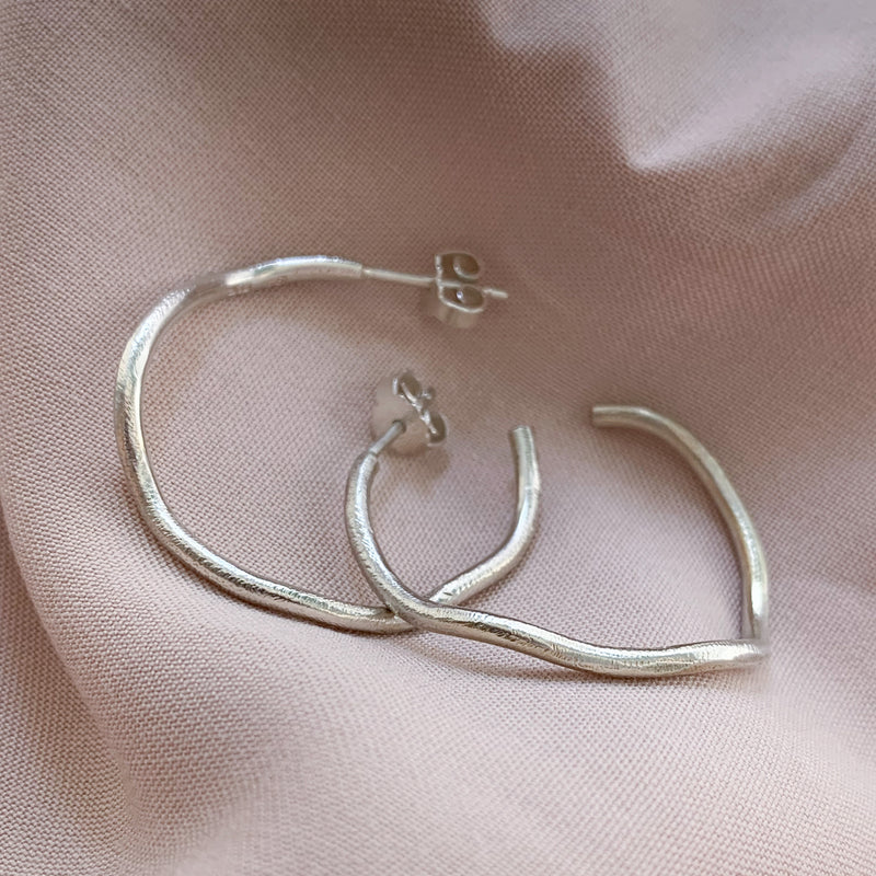 Curve hoops small i sølv