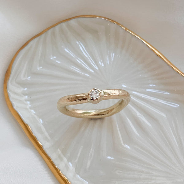Curve ring large i 14 karat guld med diamant