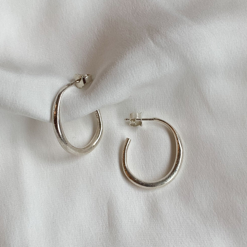 Ovale hoops i sølv