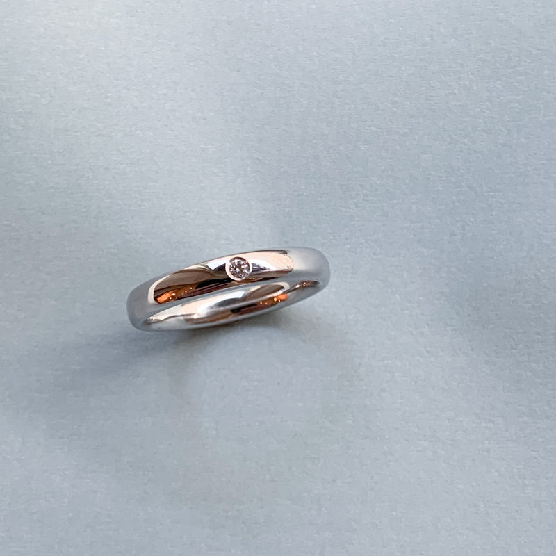 Selma ring med 0,03 ct tw/vs diamant i 14 karat hvidguld